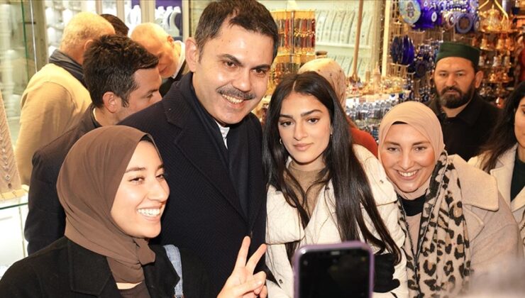 Cumhur İttifakı’nın İBB Başkan adayı Kurum, Eminönü’nde esnafı ziyaret etti