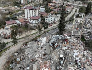 Hatay’da depremde 36 kişinin öldüğü binanın “malzeme dayanımı” yetersiz bulundu
