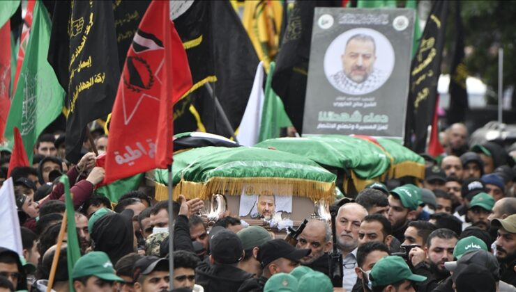 Hamas yöneticisi Aruri, Beyrut’ta binlerce kişi tarafından son yolculuğuna uğurlandı