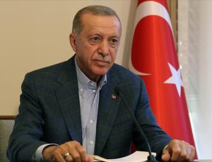 Cumhurbaşkanı Erdoğan, AK Parti İstanbul İl Başkanlığını ziyaret etti