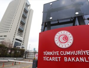 Ticaret Bakanlığı 358 lüks aracın ithalatında “sahte fatura” usulsüzlüğünü ortaya çıkardı