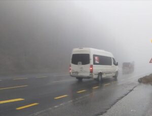 Bolu Dağı’nda sis ve sağanak etkili oldu