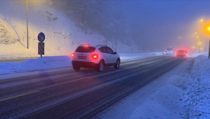 Bolu Dağı’nda kar yağışı etkisini sürdürüyor