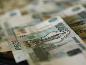 Rusya Merkez Bankası politika faizini rekor seviye olan yüzde 21’e yükseltti