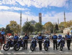 İstanbul’da motosikletli ve atlı kadın zabıtalar görev başında