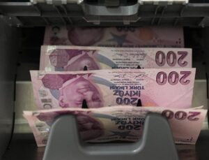 Öğrencilerin iki aylık burs ve kredi ödemeleri hesaplara yatırılmaya başlandı