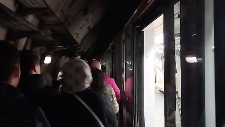 İstanbul’da 5 durağı pas geçen sürücüsüz metro, yolcularda paniğe neden oldu