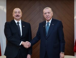 Cumhurbaşkanı Erdoğan, Azerbaycan Cumhurbaşkanı Aliyev ile bir araya geldi
