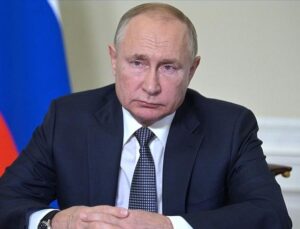 Putin, Azerbaycan uçağının düşürüldüğü “trajik olayın Rus hava sahasında yaşanması nedeniyle” Aliyev’den özür diledi