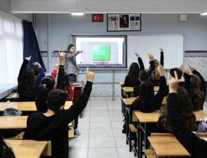 Öğretmenlerin mazerete bağlı yer değiştirme başvuru duyurusu yayımlandı