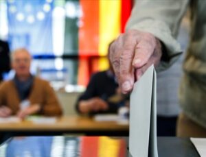 Almanya’da erken genel seçim takvimi işliyor, partiler seçim hazırlığında