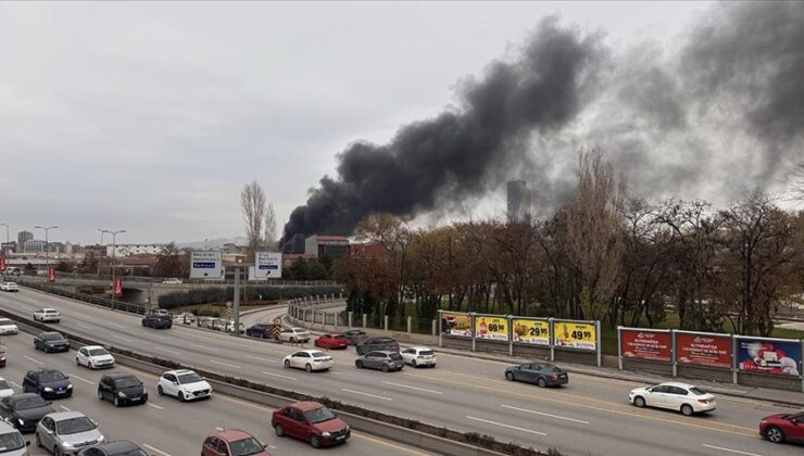 Ankara’da 2 katlı binada çıkan yangına müdahale ediliyor