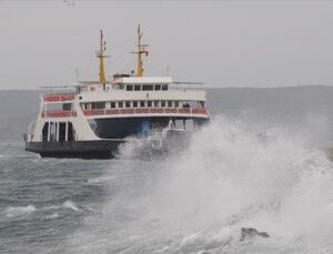 Çanakkale’de fırtına nedeniyle yarınki bazı feribot seferleri iptal edildi