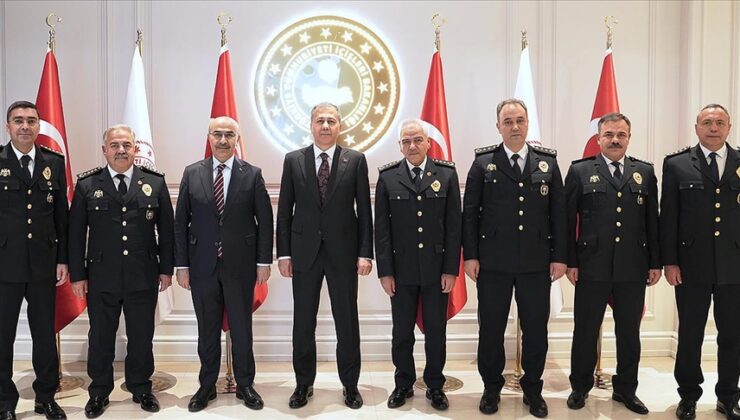 İçişleri Bakanı Yerlikaya, yeni atanan il emniyet müdürlerini tebrik etti