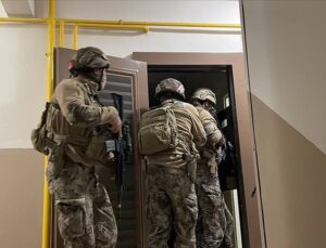 İzmir merkezli 32 ilde terör örgütü DEAŞ operasyonunda 77 şüpheli yakalandı
