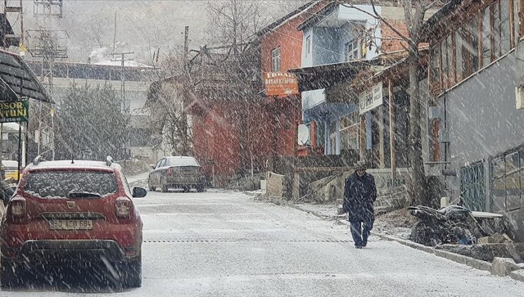 Erzurum, Ardahan ve Kars’ta kar yağışı ve soğuk hava etkisini sürdürüyor