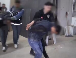 İstanbul’da uyuşturucu satıcılarına yönelik operasyonda 5 zanlı yakalandı