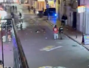 ABD’de bir aracın kalabalığa dalması sonucu 10 kişi öldü, 35 kişi yaralandı