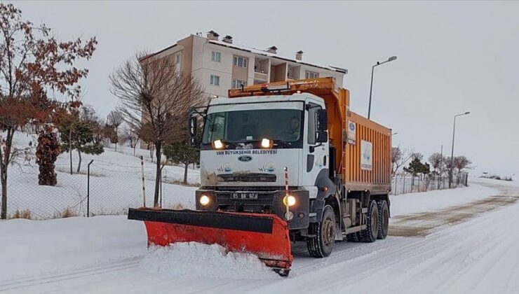 Van, Bitlis ve Muş’ta 293 yerleşim birimine ulaşım sağlanamıyor