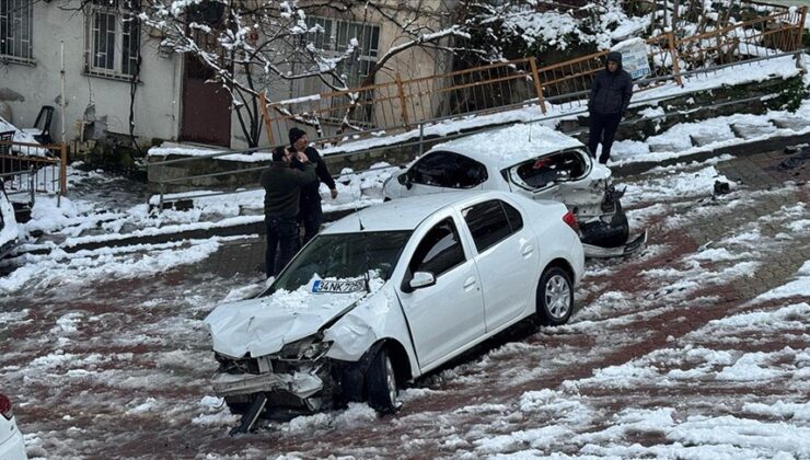 İstanbul’da etkisini artıran kar yağışı sürücülere zor anlar yaşatıyor