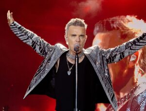 İngiliz şarkıcı Robbie Williams, Türk hayranlarına videolu mesaj gönderdi