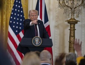 Trump, İngiltere Başbakanı Starmer’a yöneltilen Kanada sorusuna “Bu kadar yeter” dedi