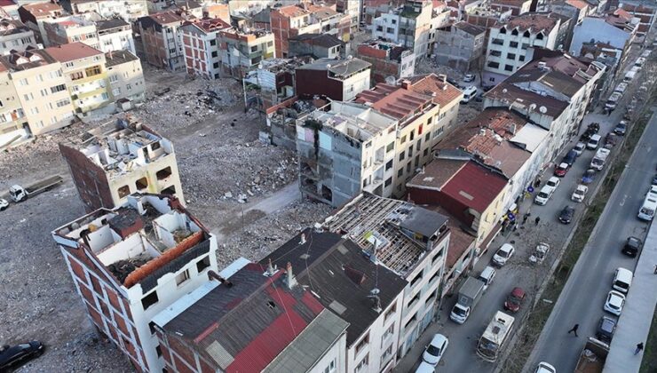 Bayrampaşa’da tamamlanmayan kentsel dönüşüm sahası mahalle sakinlerini tedirgin ediyor