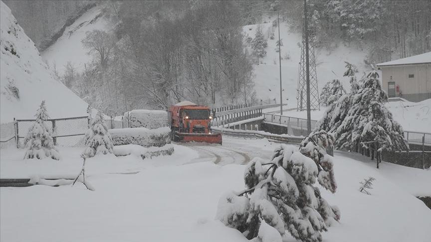 Bolu Dağı’nda kar etkili oluyor