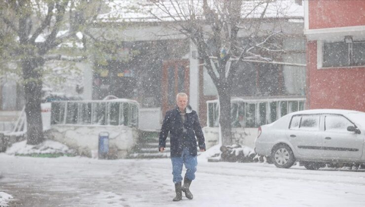Bazı illerde kar etkili oldu