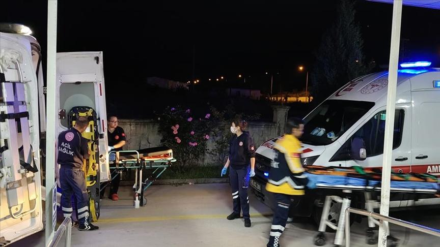 Manisa’da devrilen minibüsteki 1 kişi öldü, 13 kişi yaralandı