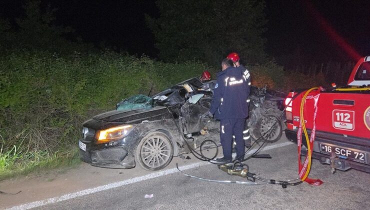 Bursa’da cip ile otomobilin çarpıştığı kazada 3 kişi öldü, 1 kişi yaralandı