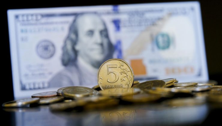 Dolar/ruble paritesi 2023’ten bu yana ilk defa 78’in altına indi