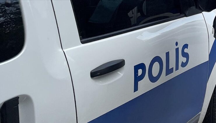 İzmir’de CHP Kemalpaşa Gençlik Kolları Başkanı ve 3 kişi, “Cumhurbaşkanına hakaret”ten tutuklandı