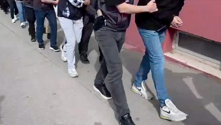 Borsa’da manipülasyon yaptıkları iddiasıyla gözaltına alınan 12 şüpheli tutuklandı