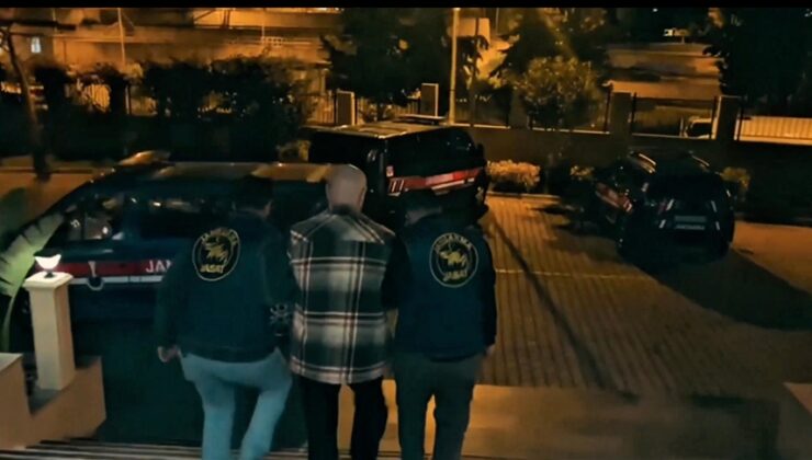 Biri kırmızı, diğeri yeşil bültenle aranan iki kişi Türkiye’de yakalandı