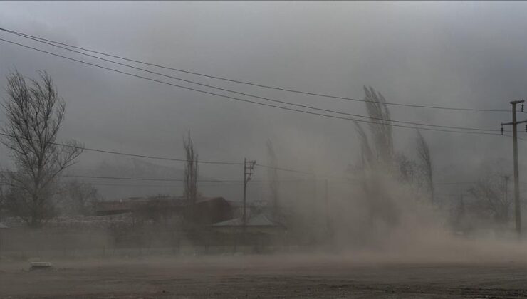 Meteorolojiden bazı iller için kuvvetli rüzgar, fırtına ve toz taşınımı uyarısı