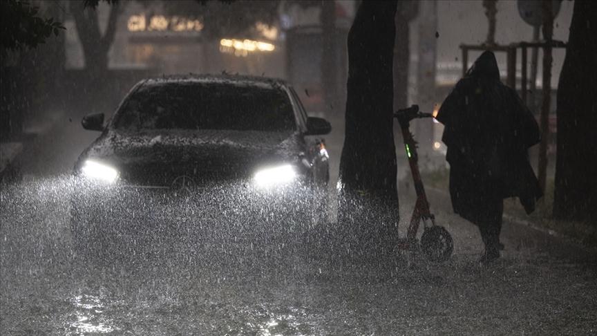 Doğu Karadeniz için kuvvetli sağanak uyarısı