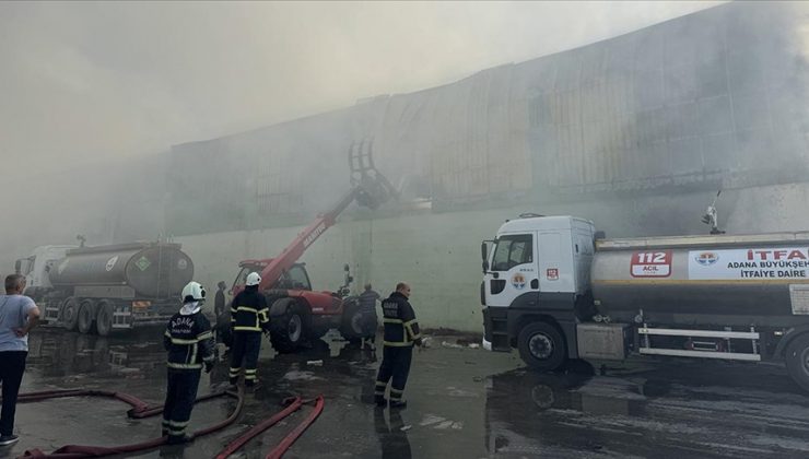 Adana’da geri dönüşüm tesisinde çıkan yangın kontrol altına alındı