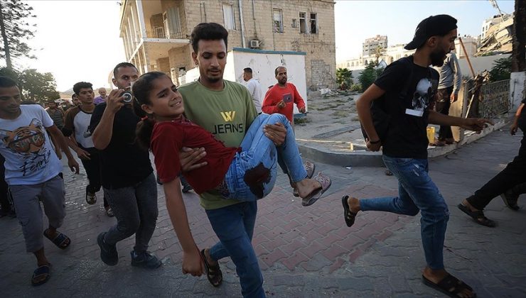 İsrail’in Gazze’de yardım bekleyenlere saldırısında 16 kişi hayatını kaybetti 100 kişi yaralandı