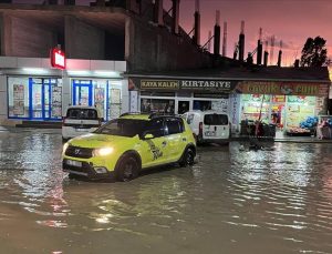 Ağrı’da sağanak yağış etkili oldu