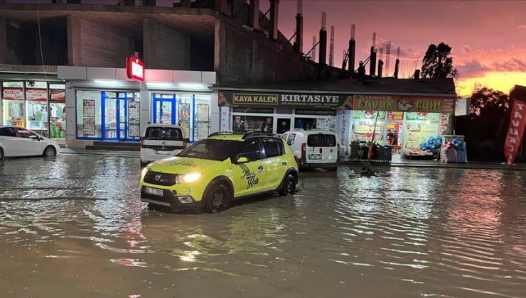 Ağrı’da sağanak yağış etkili oldu