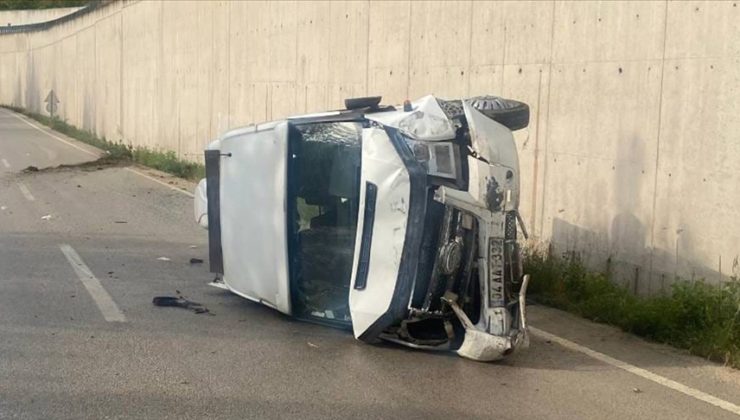 Tokat’ta minibüsün devrilmesi sonucu 10 kişi yaralandı