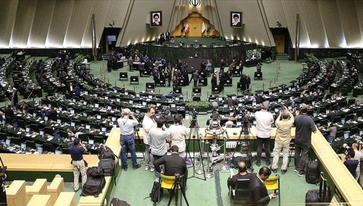 İran Meclisi Hürmüz Boğazı’nın kapatılması gerektiğini bildirdi, son karar Milli Güvenlik Yüksek Konseyi’nde