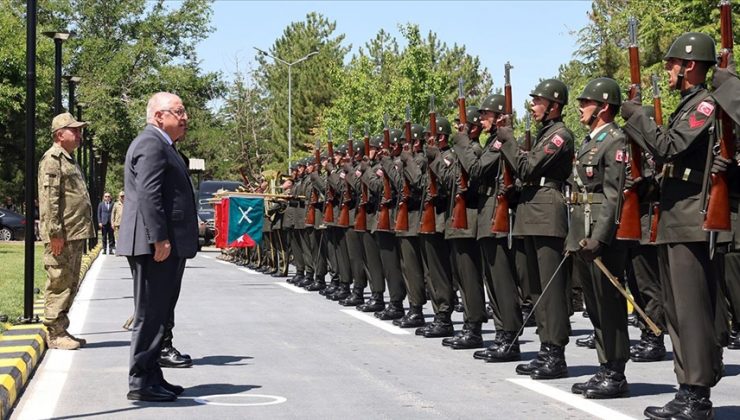 Milli Savunma Bakanı Güler, 2’nci Ordu Komutanlığında inceleme ve denetlemelerde bulundu