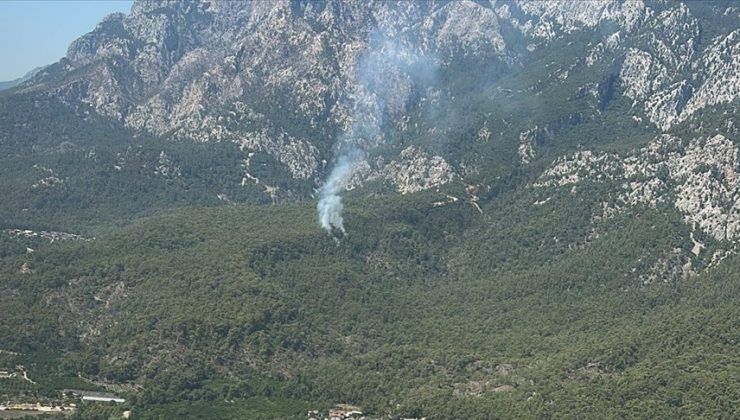 Antalya’da çıkan orman yangınına müdahale ediliyor
