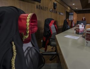 İstanbul merkezli 8 ilde restoran zincirine yönelik FETÖ soruşturmasında 32 zanlı tutuklandı