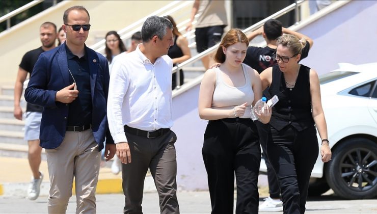 YKS’ye giren Ferdi Zeyrek’in kızı Nehir’i sınav yerine CHP Genel Başkanı Özel götürdü