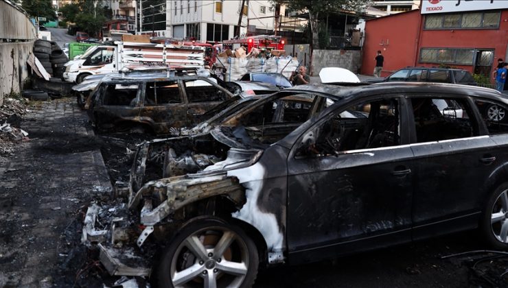 Ataşehir’de sanayi sitesinde çıkan yangında park halindeki otomobiller yandı