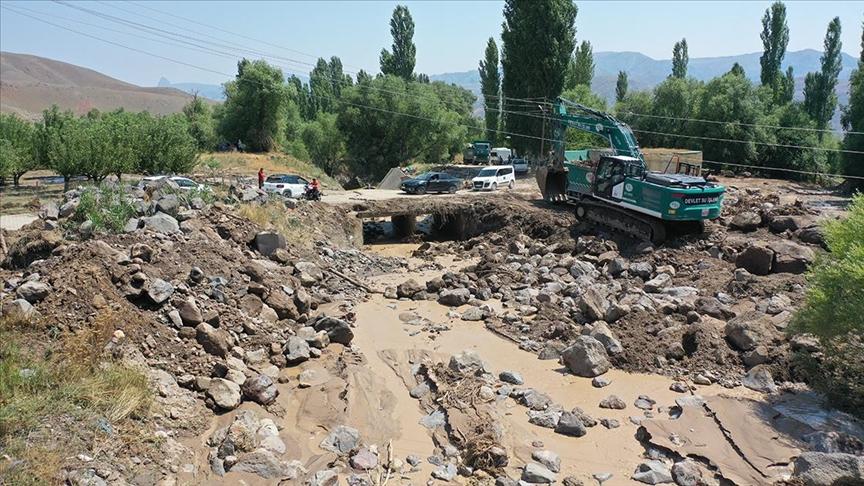 Kars’ta sel ve heyelan nedeniyle köylerde hasar oluştu