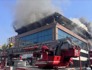 Bursa’da tekstil mağazasında çıkan yangın kontrol altına alındı